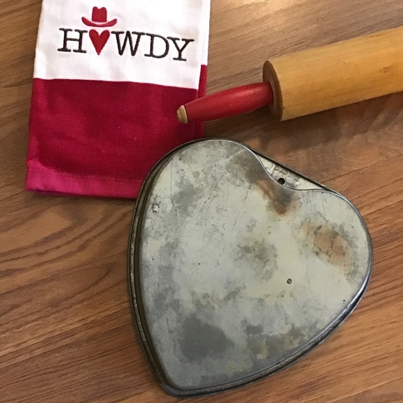 Vintage Ekcoloy heart cake pan - Picture 2 of 5